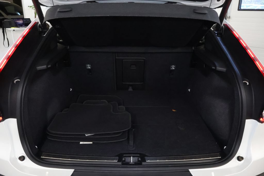 Used 2023 Volvo C40 P8 Recharge Plus AWD/4WD image 17