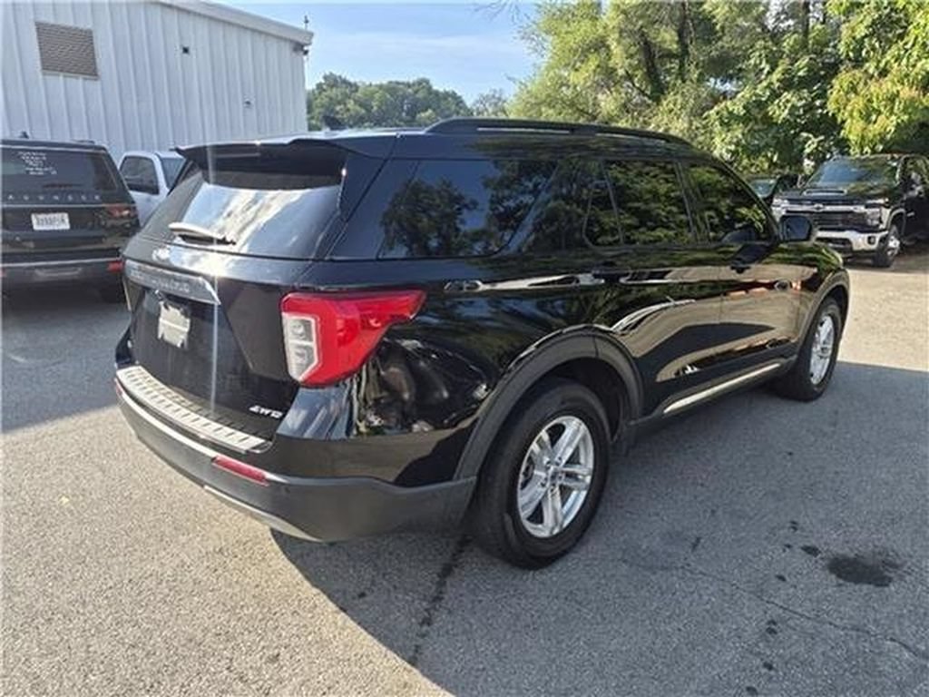 Used 2022 Ford Explorer XLT w/ Equipment Group 202A AWD/4WD image 37