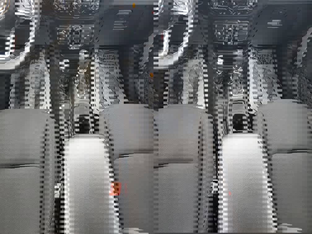 Used 2020 Jeep Wrangler Unlimited Sahara image 22