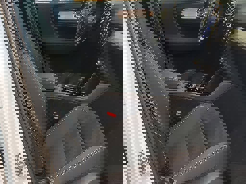 New 2026 Volvo XC40 B5 Ultra w/ Protection Package Premier image 20