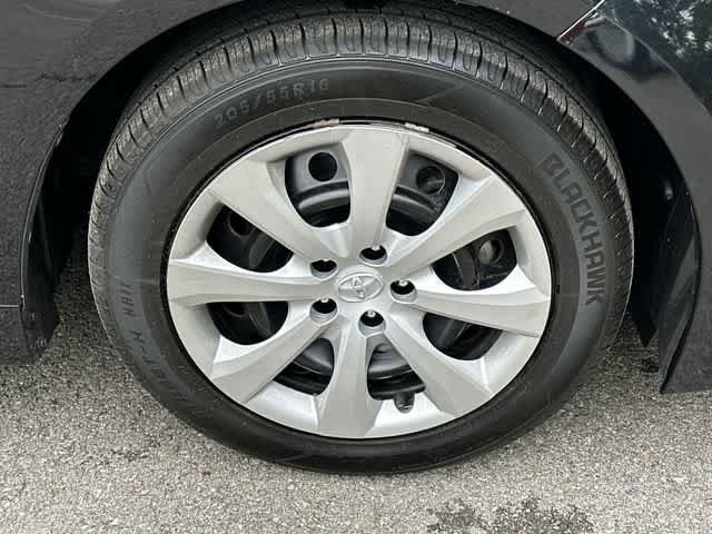 Used 2024 Toyota Corolla LE FWD image 5