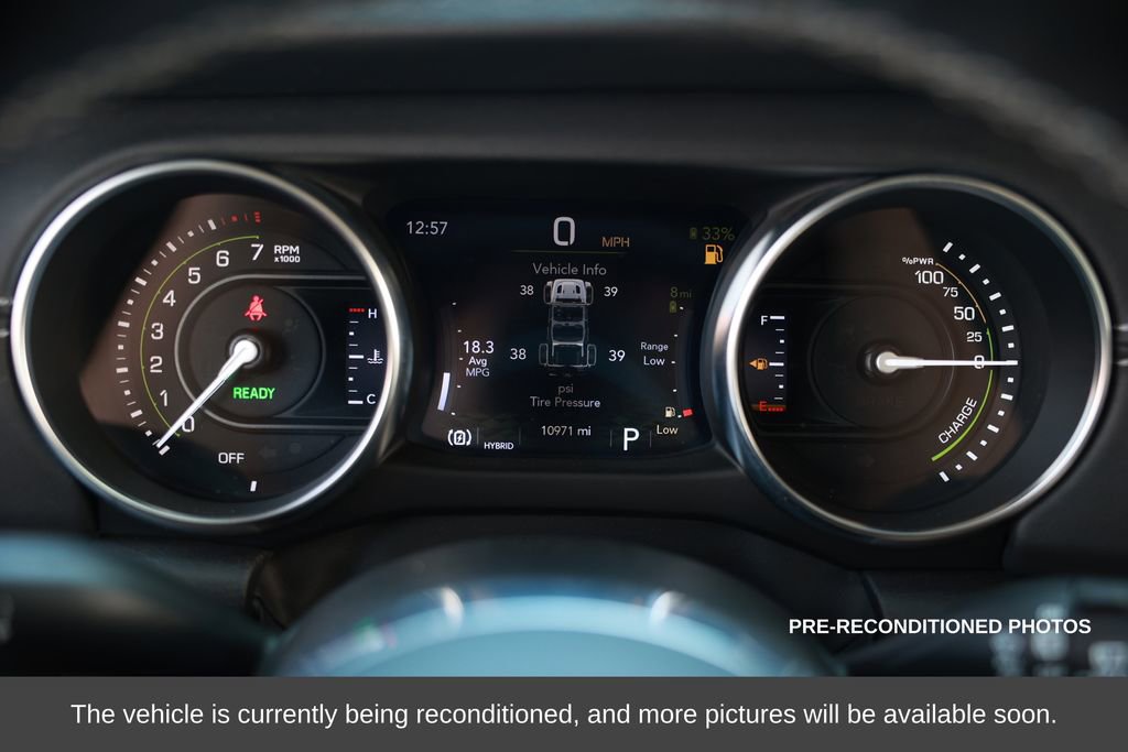 Used 2022 Jeep Wrangler Unlimited Sahara w/ Cold Weather Group image 16