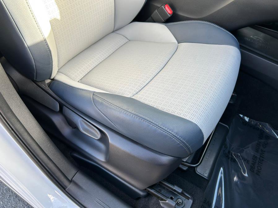 Used 2023 Subaru Solterra AWD image 31