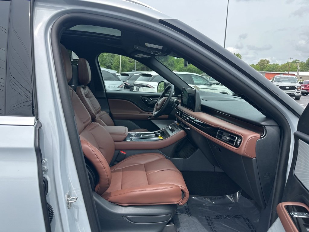 New 2025 Lincoln Aviator Reserve w/ Equipment Group 201A image 10