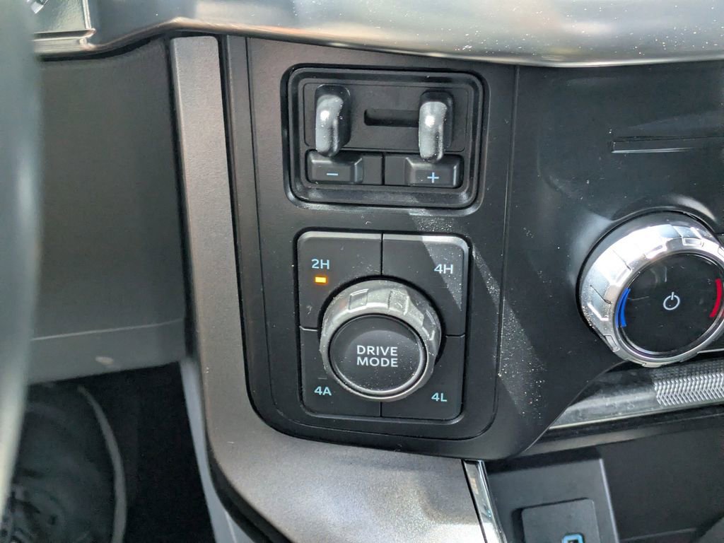 Used 2023 Ford F150 Lariat image 32