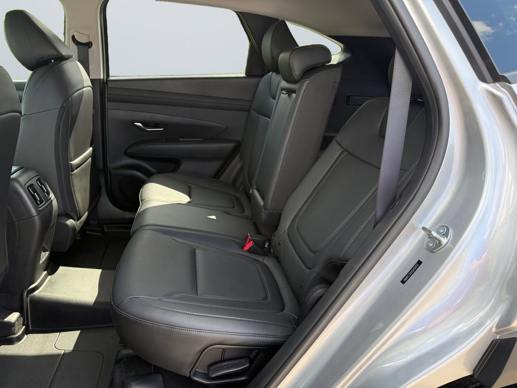 Used 2025 Hyundai Tucson SEL AWD/4WD image 13
