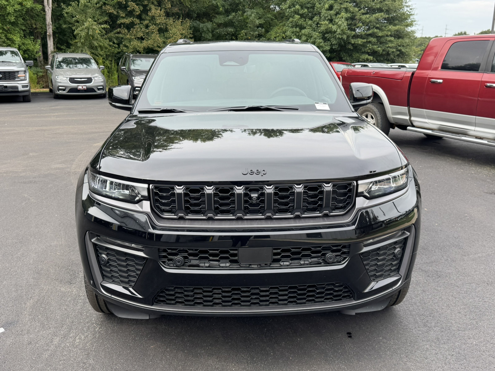 New 2026 Jeep Grand Cherokee Limited AWD/4WD image 2