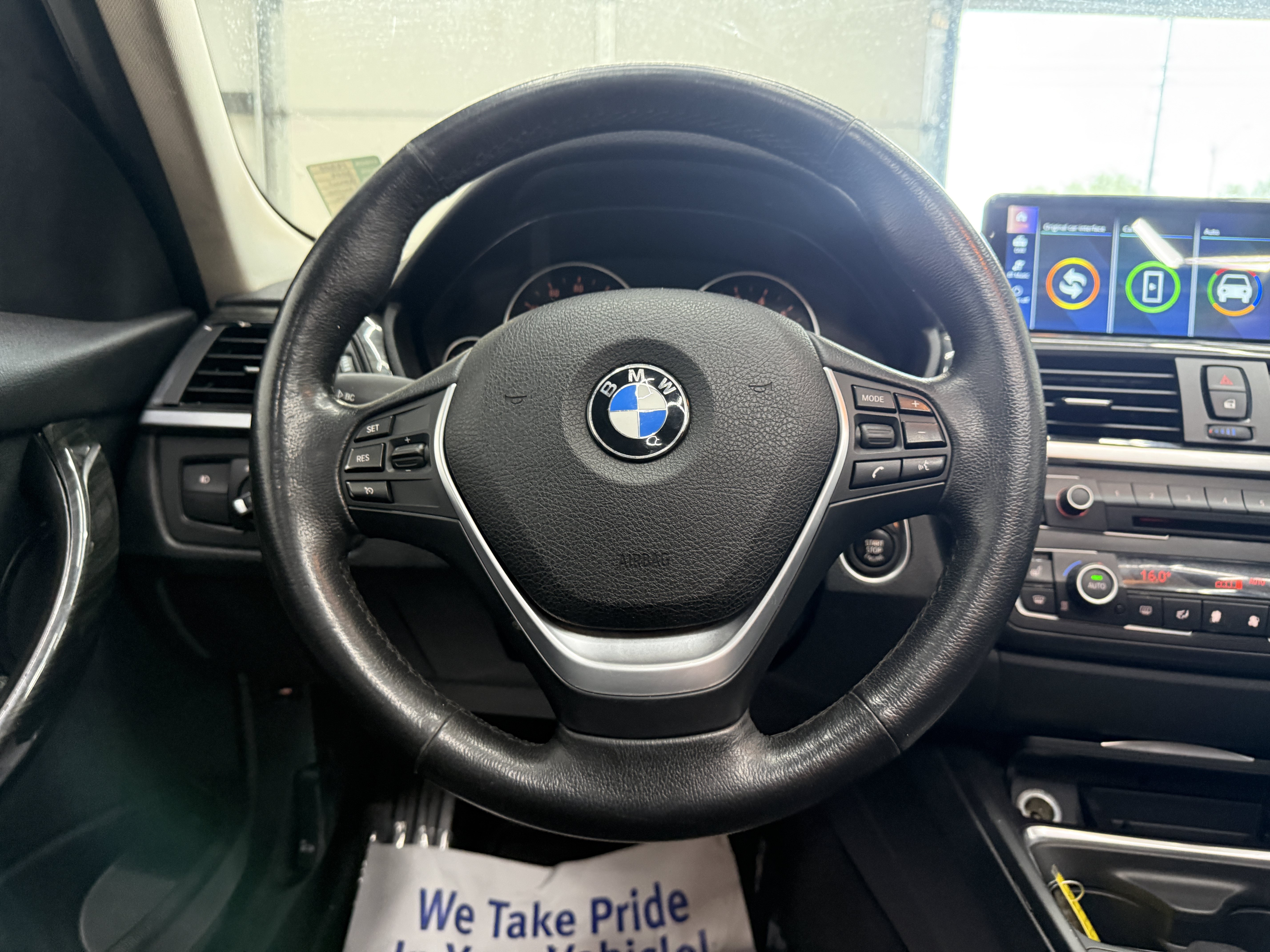 Used 2014 BMW 320i xDrive Sedan AWD/4WD image 15