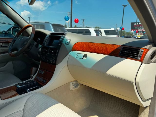 Used 2004 Lexus LS 430 RWD image 17