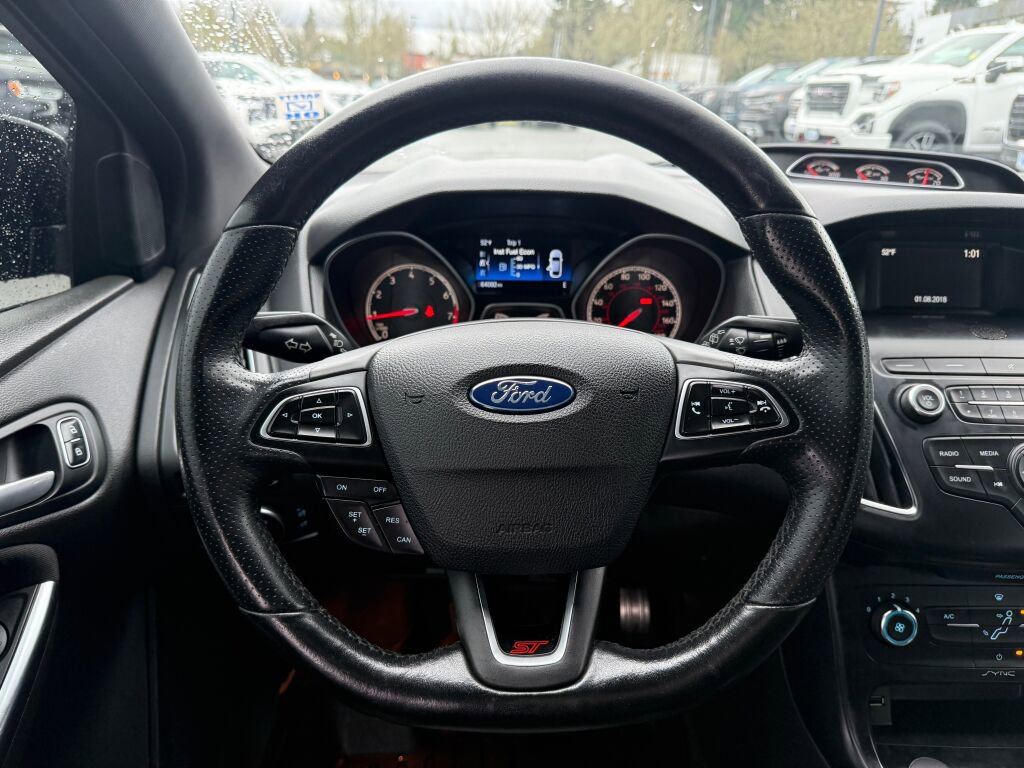 Used 2018 Ford Focus ST image 18