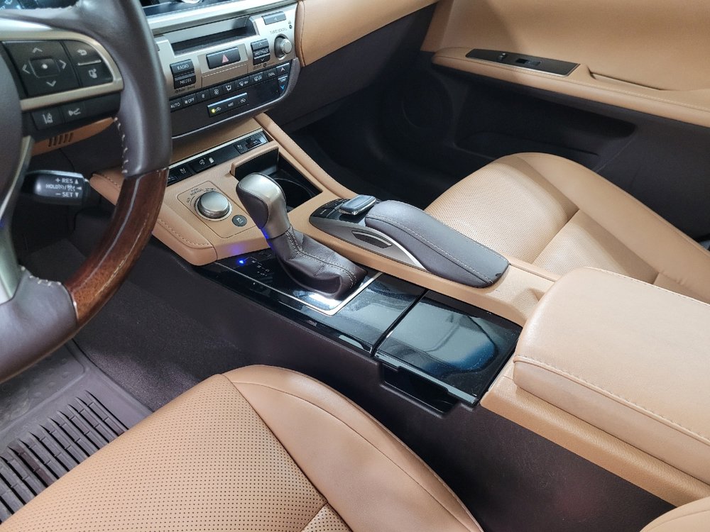 Used 2018 Lexus ES 350 w/ Navigation System Package image 26