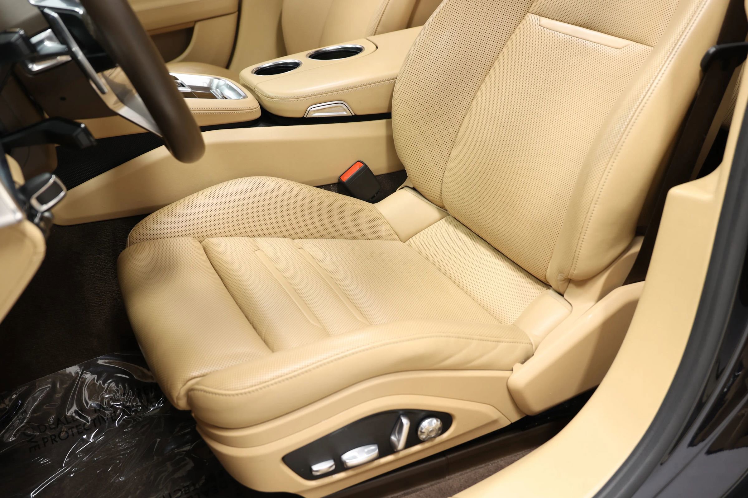 Used 2018 Porsche Panamera 4 Executive w/ Dark Walnut Interior Package image 22