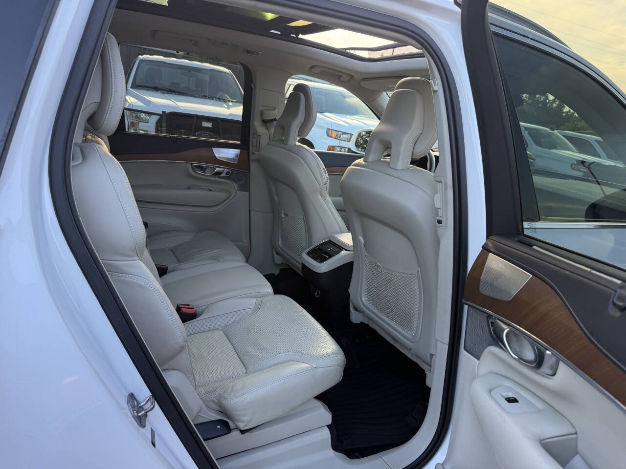 Used 2018 Volvo XC90 T6 Inscription w/ Convenience Package AWD/4WD image 16