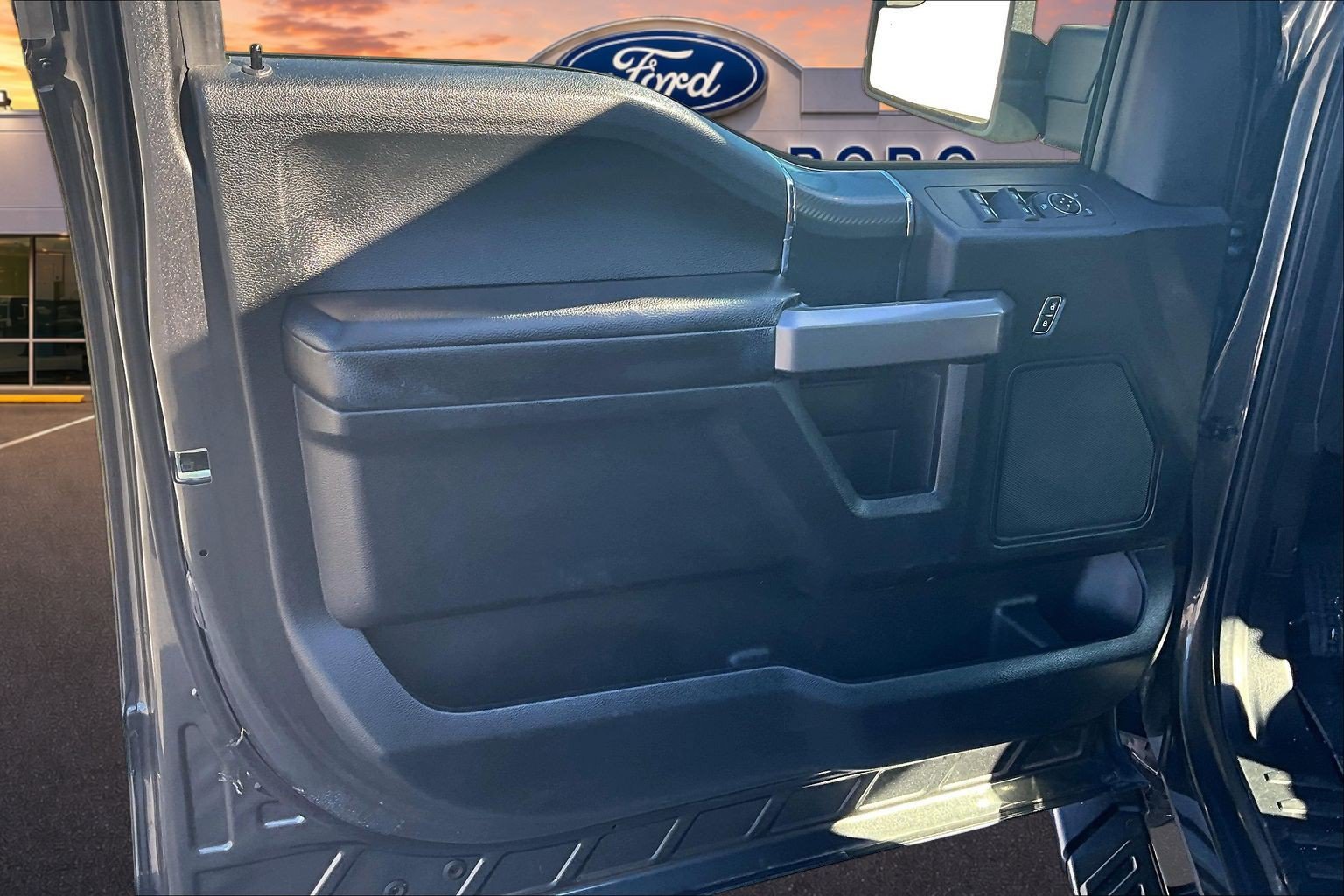 Used 2019 Ford F150 XLT w/ Equipment Group 302A Luxury AWD/4WD image 22