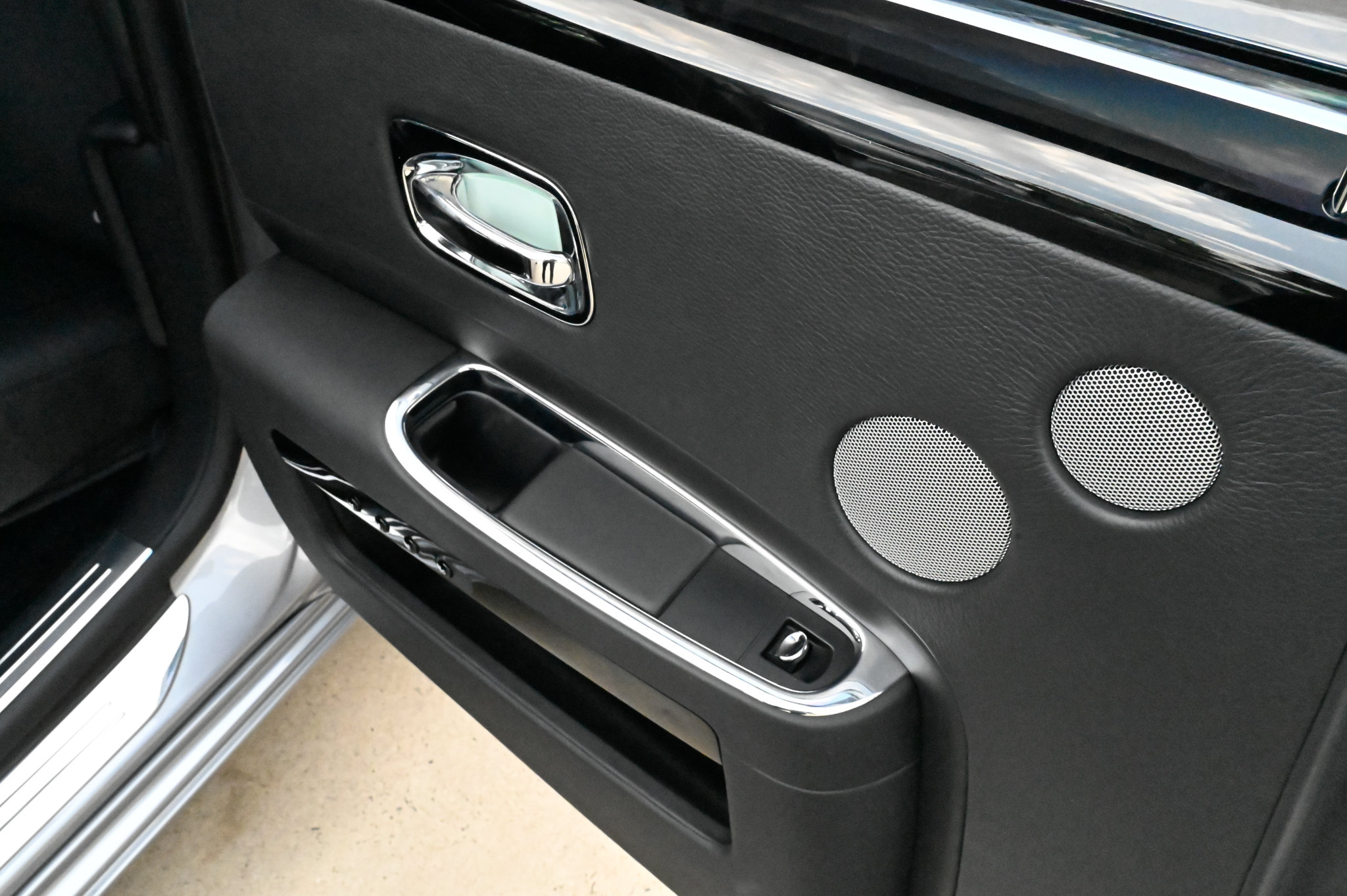 Used 2013 Rolls-Royce Ghost RWD image 14