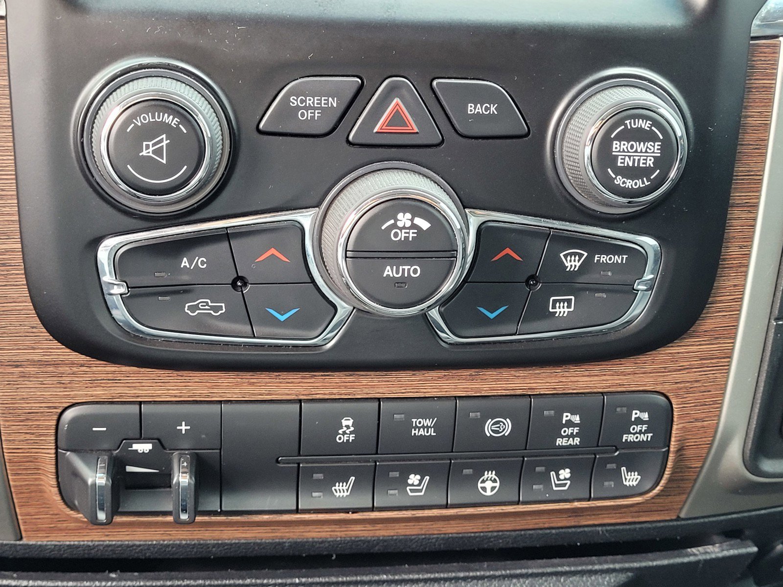 Used 2018 RAM 2500 Laramie image 23