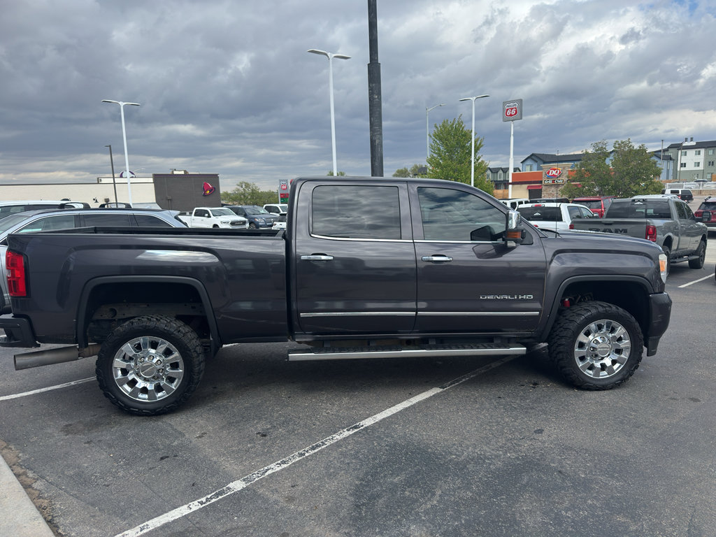 Used 2015 GMC Sierra 2500 Denali w/ Duramax Plus Package AWD/4WD image 6