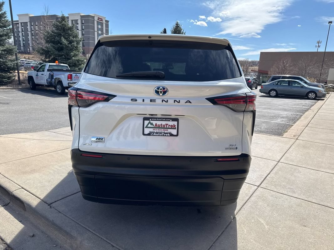 Used 2021 Toyota Sienna XLE AWD/4WD image 13