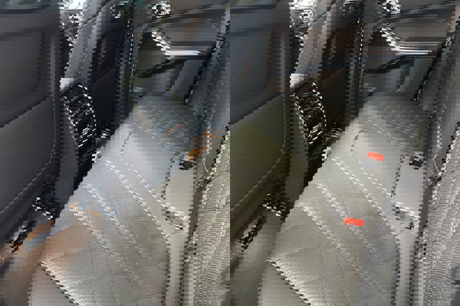 Used 2023 BMW X5 xDrive45e image 5