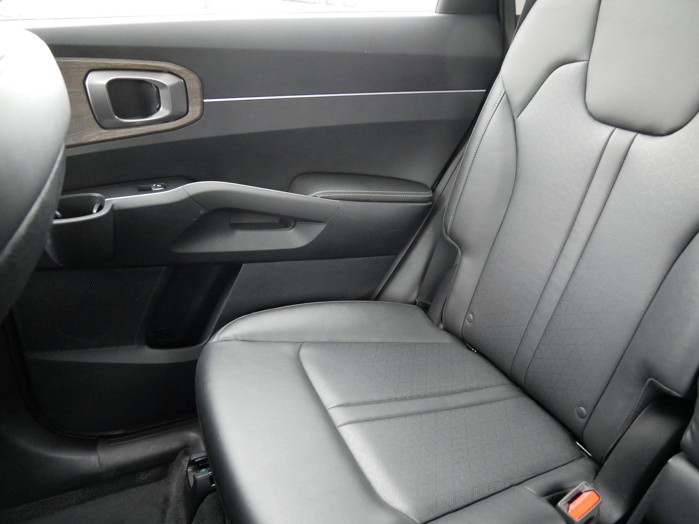 Used 2023 Kia Sorento S w/ Panoramic Sunroof Package image 12