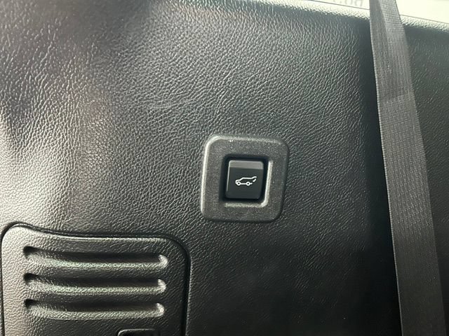 Used 2017 Ford Expedition Limited w/ Equipment Group 301A AWD/4WD image 30