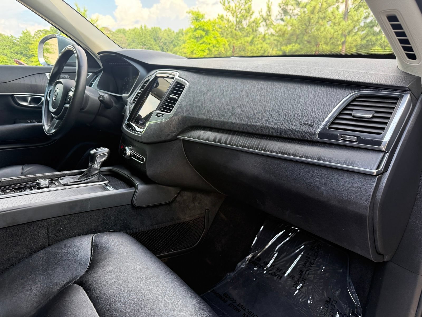 Used 2020 Volvo XC90 T5 Momentum w/ Protection Package FWD image 24