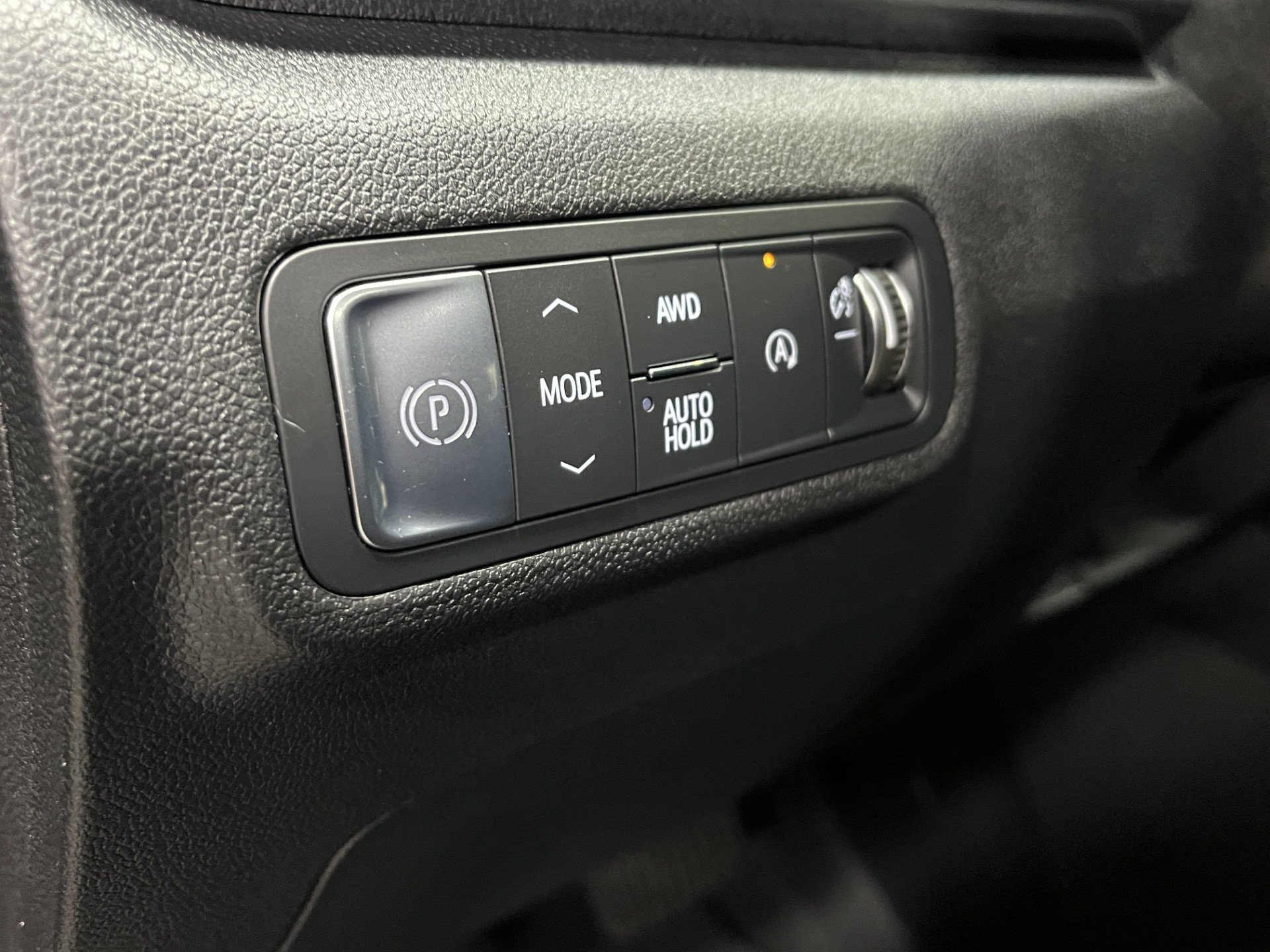 Certified 2025 GMC Terrain Elevation w/ Elevation Premium Package AWD/4WD image 13