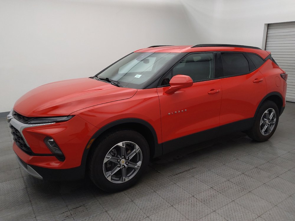 Used 2023 Chevrolet Blazer LT w/ Convenience Package FWD image 2