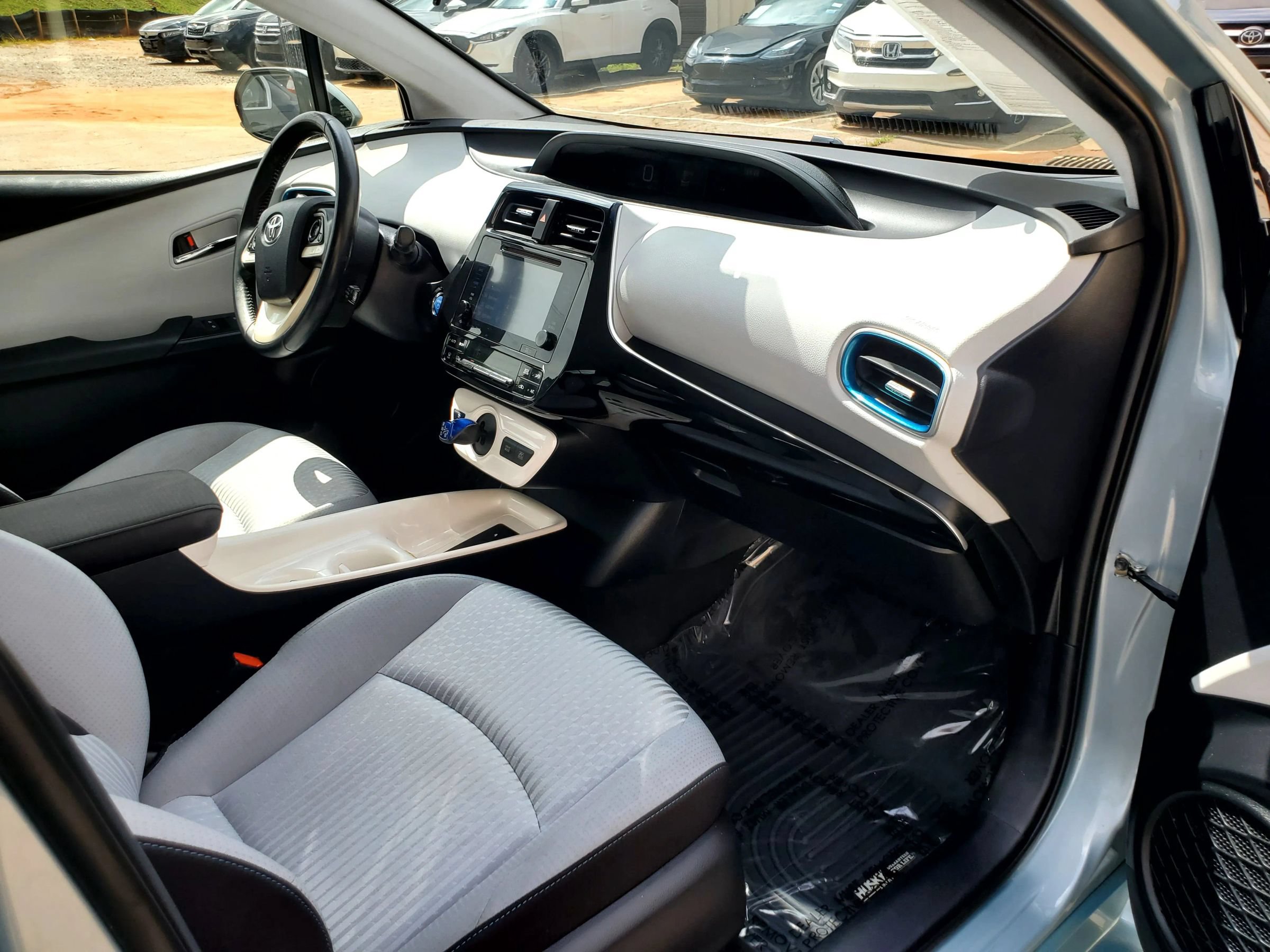 Used 2017 Toyota Prius Three w/ Carpet Mat Package FWD image 30