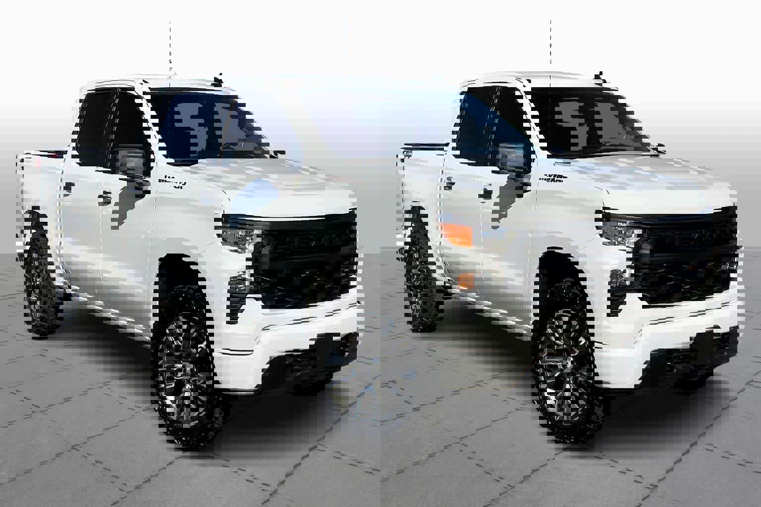 Used 2023 Chevrolet Silverado 1500 Custom image 2