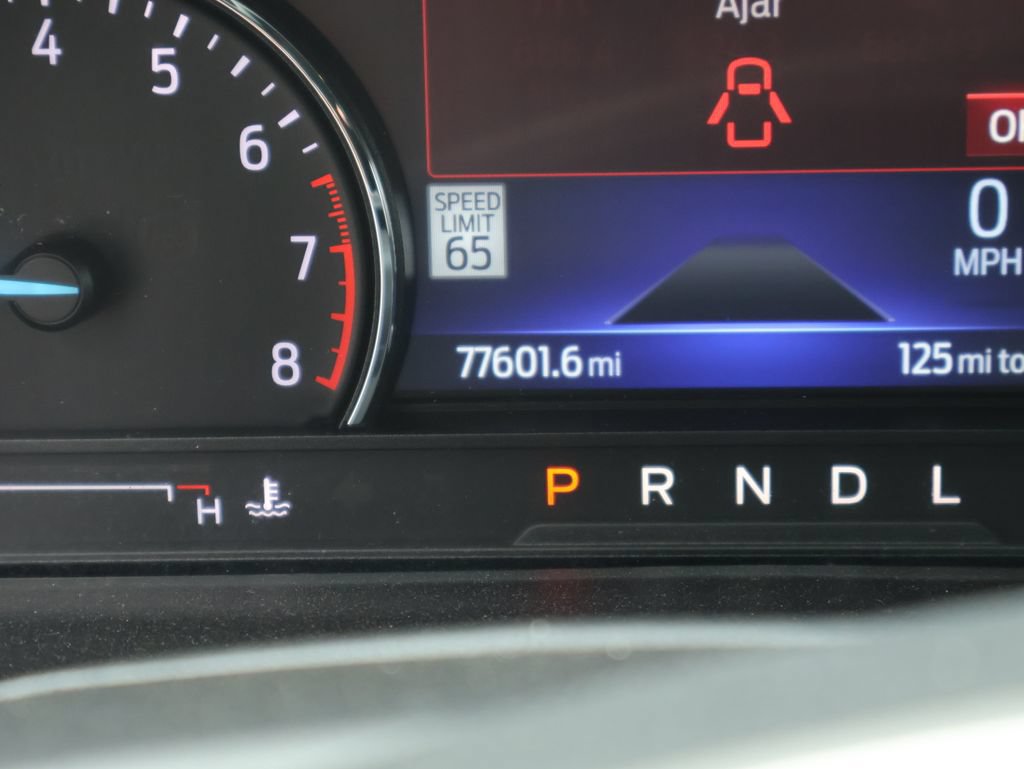 Used 2022 Ford Explorer XLT w/ Equipment Group 202A AWD/4WD image 21