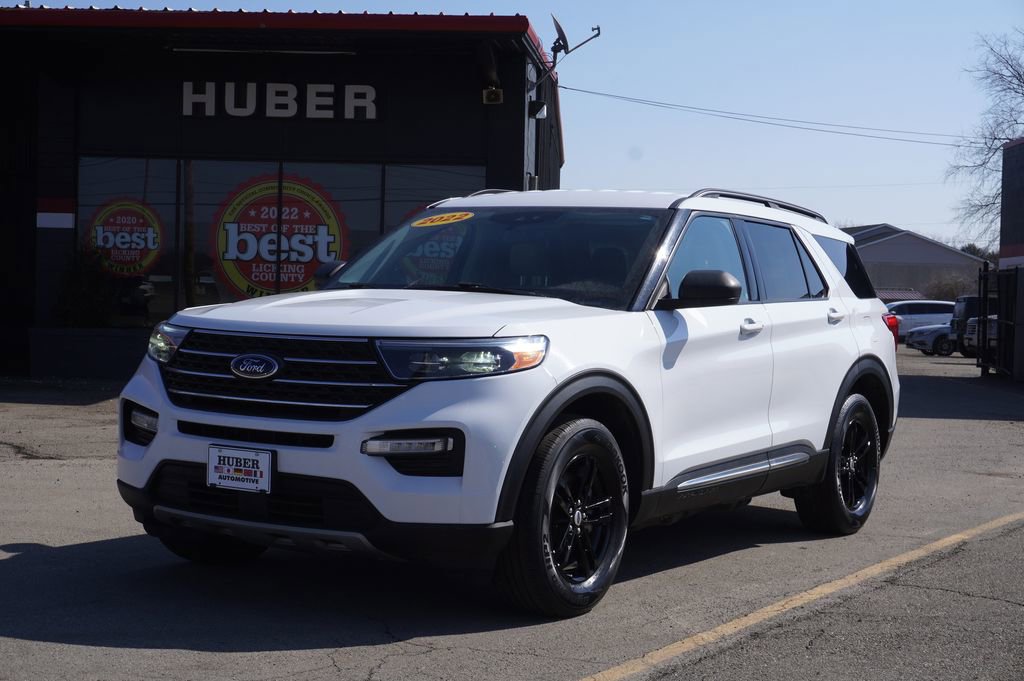 Used 2022 Ford Explorer XLT w/ Equipment Group 202A image 3