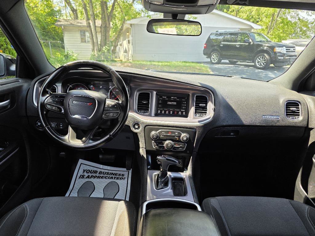 Used 2020 Dodge Charger SXT RWD image 21