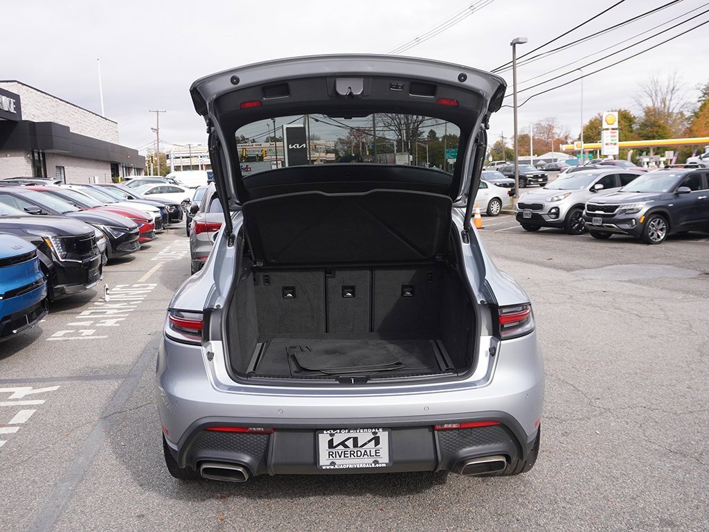Used 2022 Porsche Macan image 20