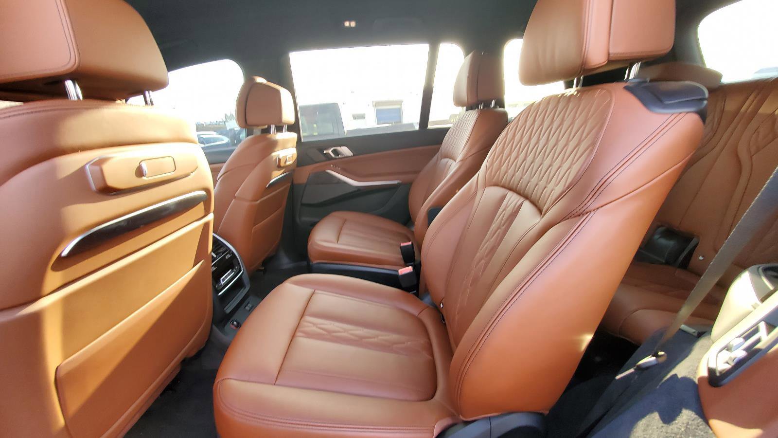 Used 2024 BMW X7 xDrive40i w/ M Sport Package image 5