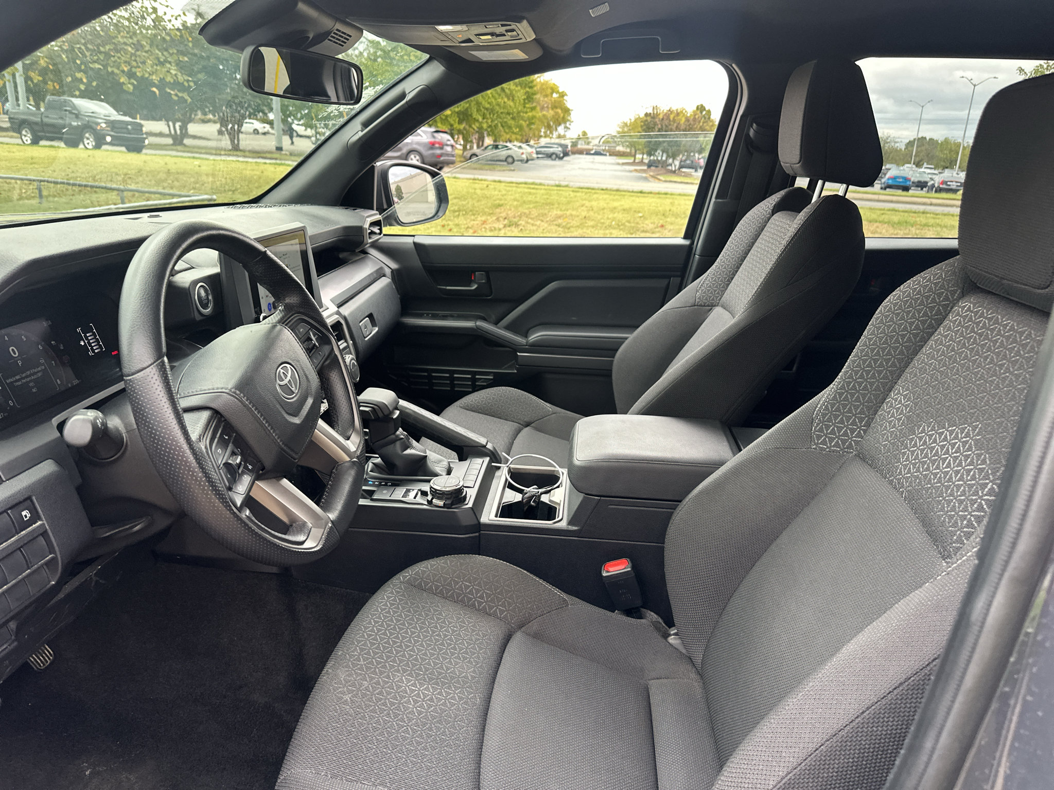 Used 2025 Toyota 4Runner SR5 AWD/4WD image 19