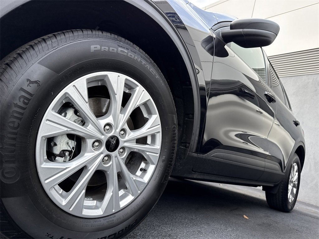 Used 2025 Ford Escape Active w/ Cold Weather Package image 9