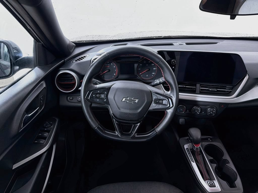 Used 2024 Chevrolet Trax RS FWD image 21