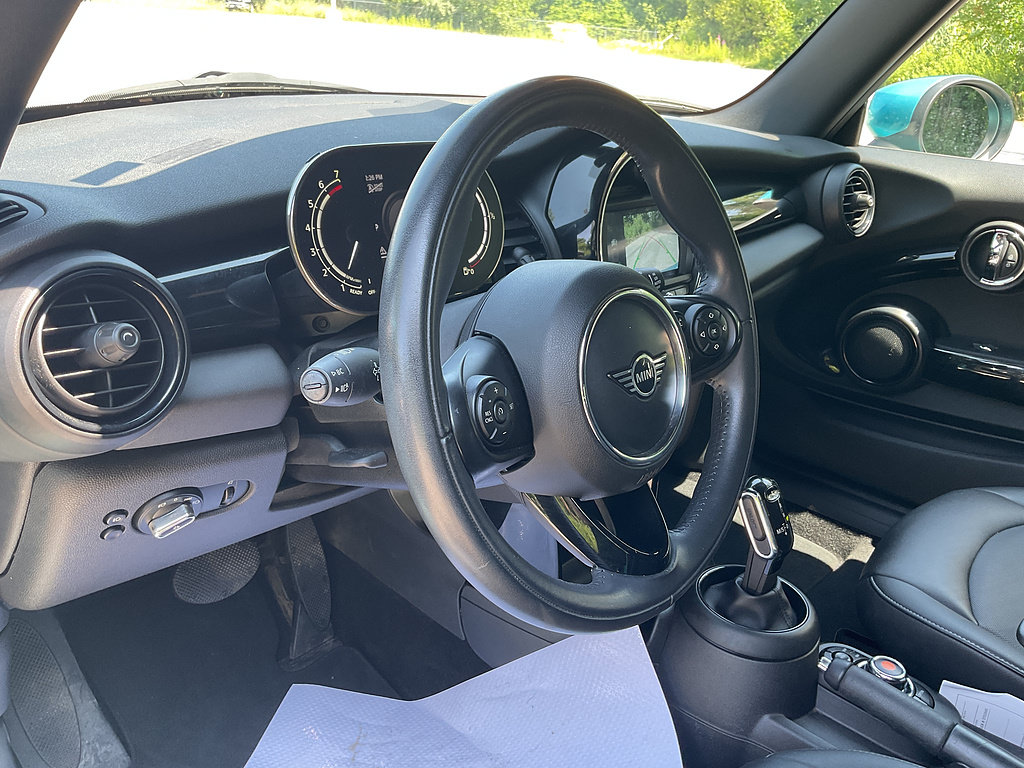 Used 2021 MINI Cooper Convertible w/ 6.5" Touchscreen Package FWD image 11