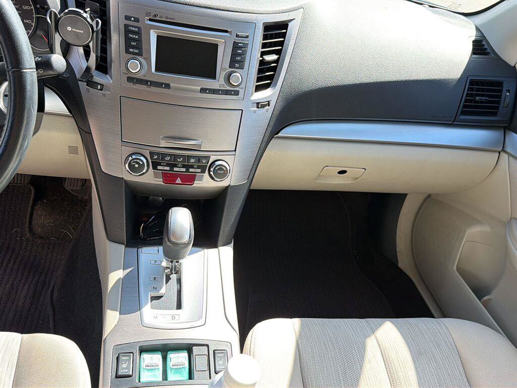 Used 2014 Subaru Outback 2.5i Premium AWD/4WD image 16