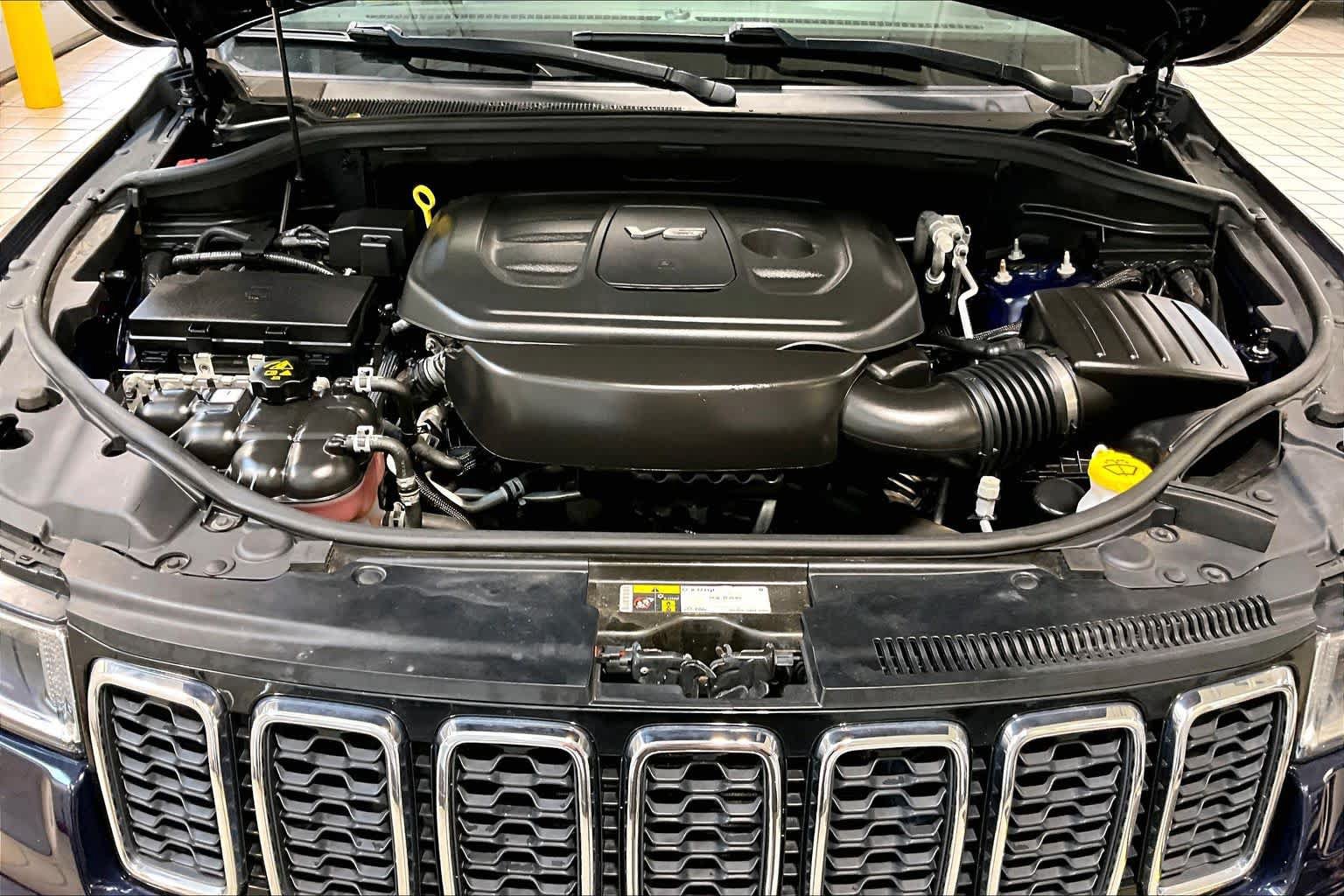 Used 2018 Jeep Grand Cherokee Limited AWD/4WD image 29