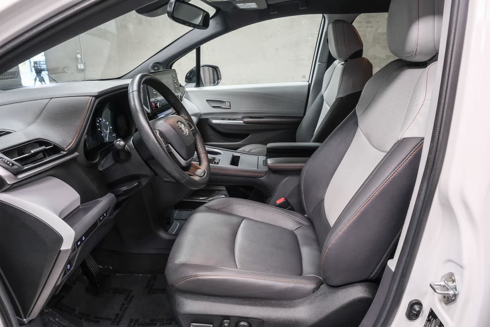 Used 2024 Toyota Sienna XSE w/ XSE Plus Package AWD/4WD image 21