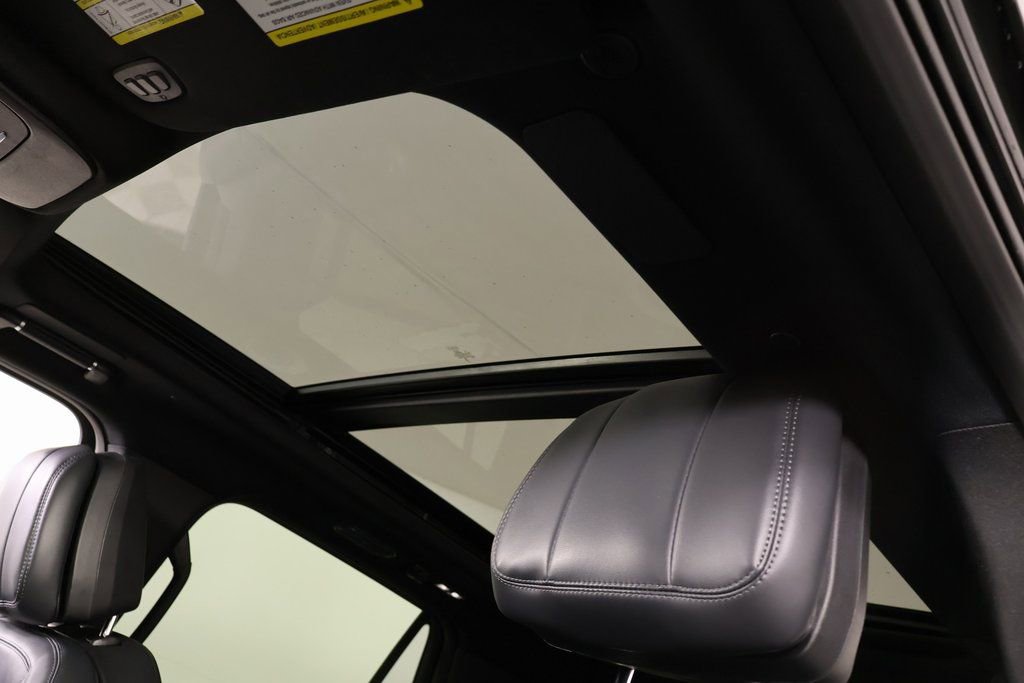 New 2025 Lincoln Navigator Reserve w/ Jet Appearance Package image 17