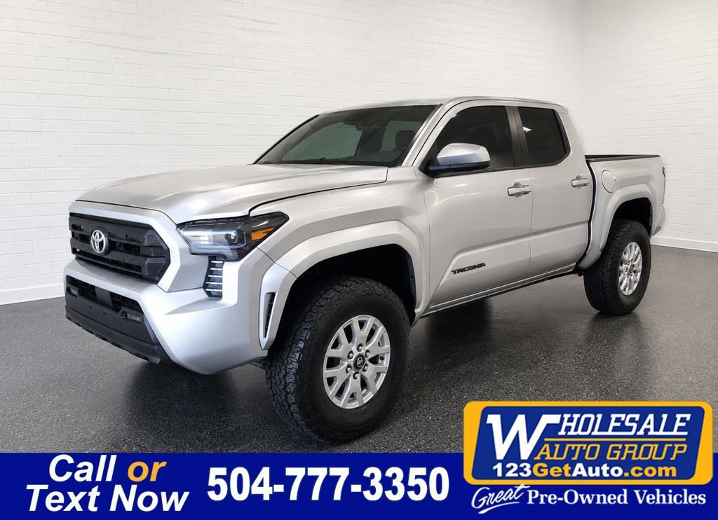 Used 2025 Toyota Tacoma SR5 AWD/4WD image 1