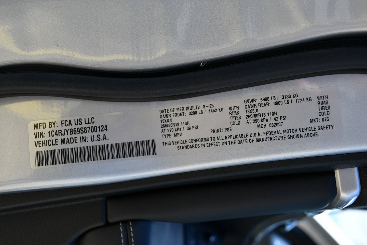 Used 2025 Jeep Grand Cherokee Limited 4xe AWD/4WD image 37