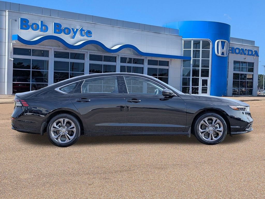 Certified 2024 Honda Accord EX-L image 2