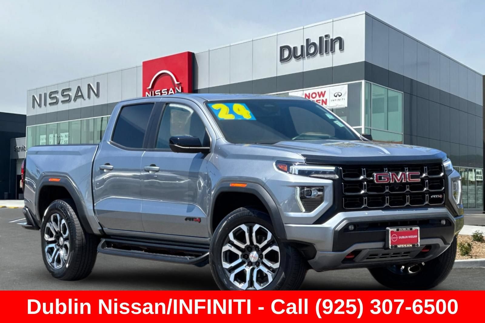 Used 2024 GMC Canyon AT4 w/ AT4 Premium Package AWD/4WD image 2