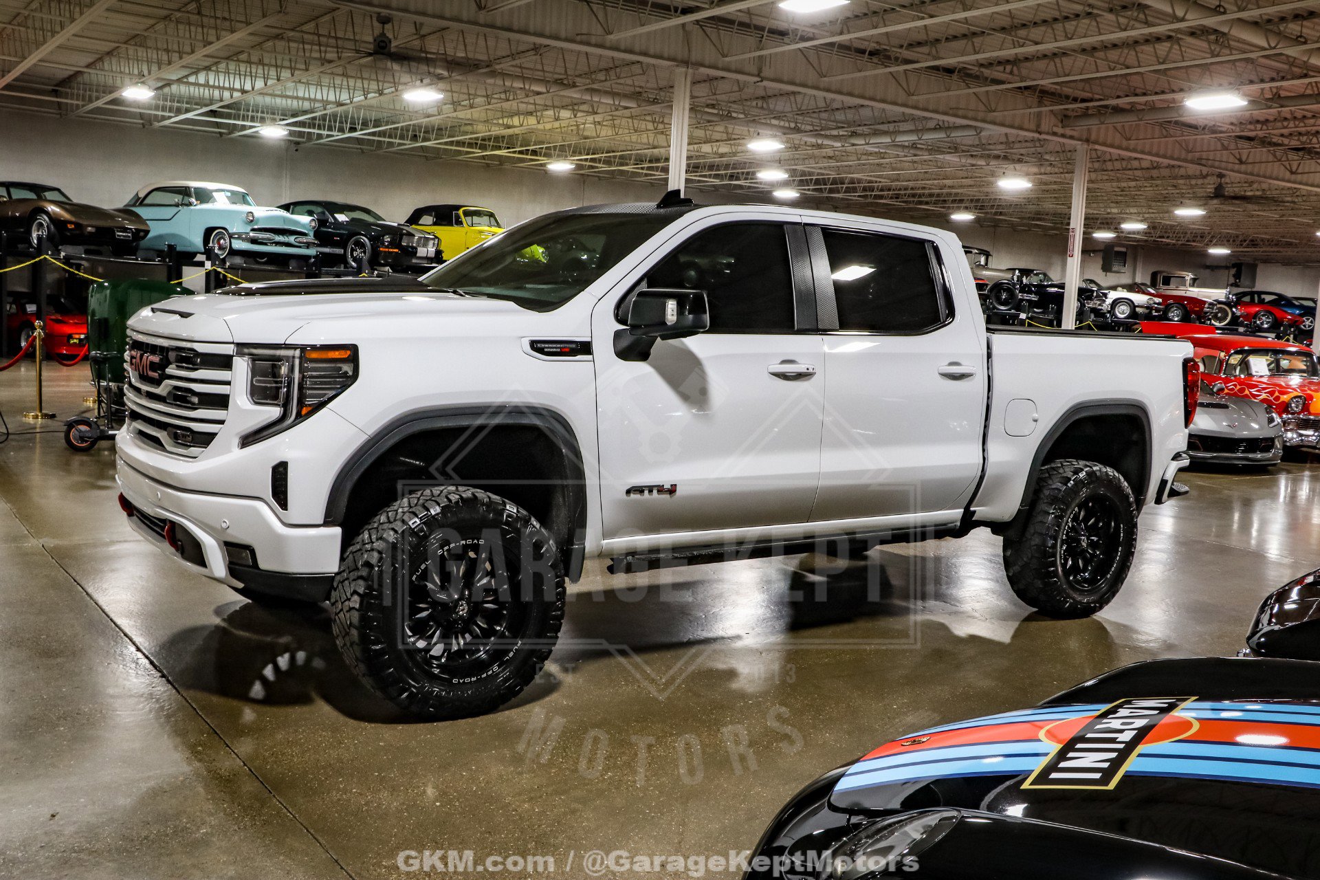 Used 2023 GMC Sierra 1500 AT4 w/ AT4 Premium Package AWD/4WD image 4