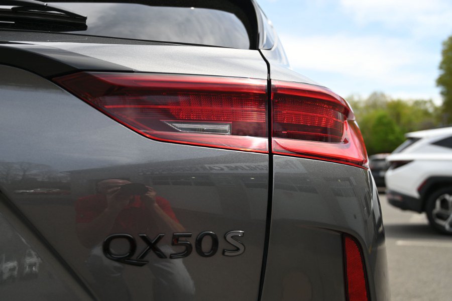 Used 2023 INFINITI QX50 Sport AWD/4WD image 9