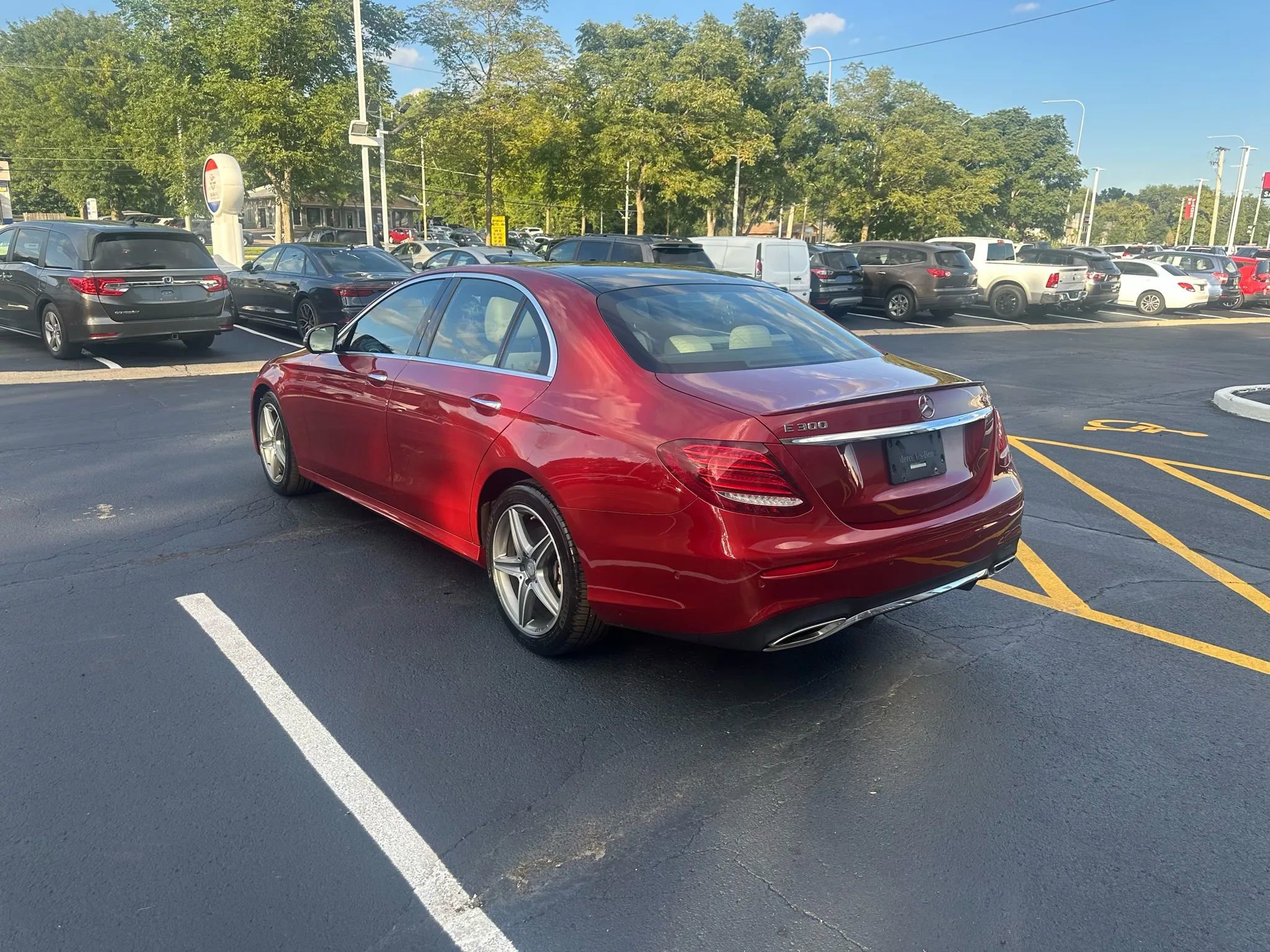 Used 2017 Mercedes-Benz E 300 4MATIC image 5